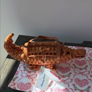 NWT-VIRAL 2026 Summer Tommy Bahama Tan Wicker Alligator Bag